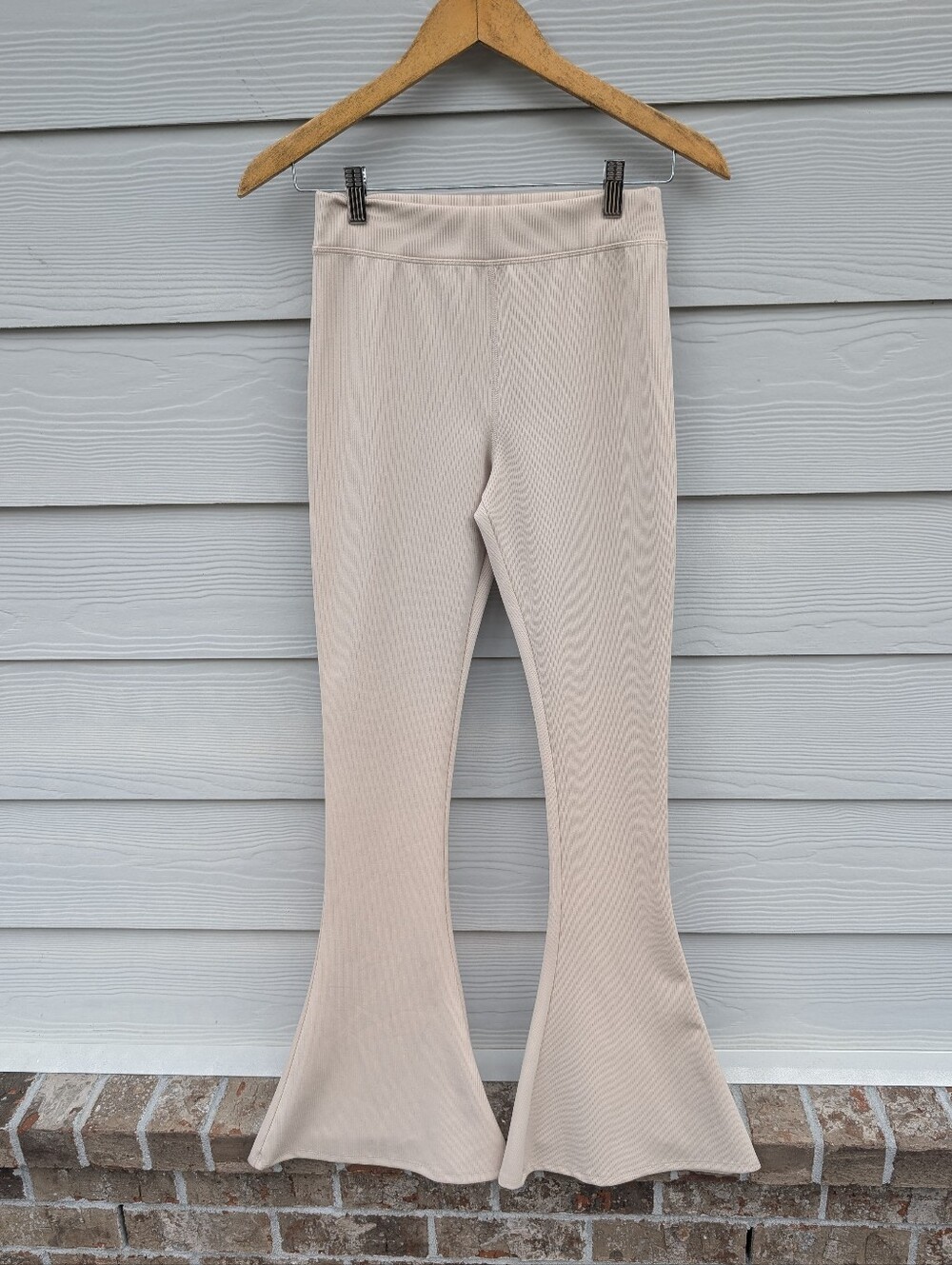 Alo Leggings Size S Cream White Flared Boot Athletic Gym High Waist Stretch